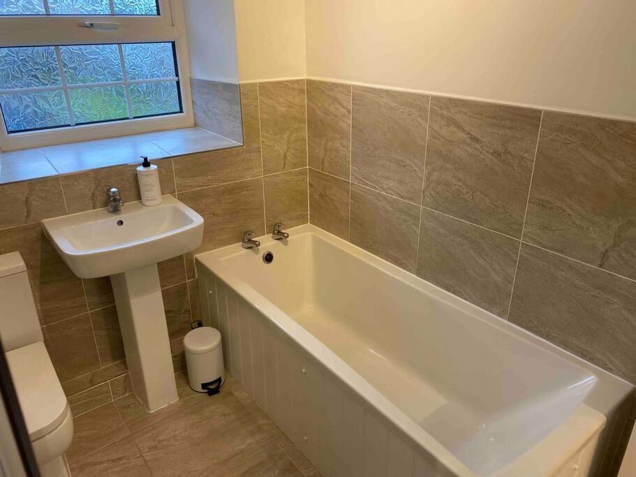 43 Heol Maelor- A Homely In Wrexham, North Wales Coedpoeth