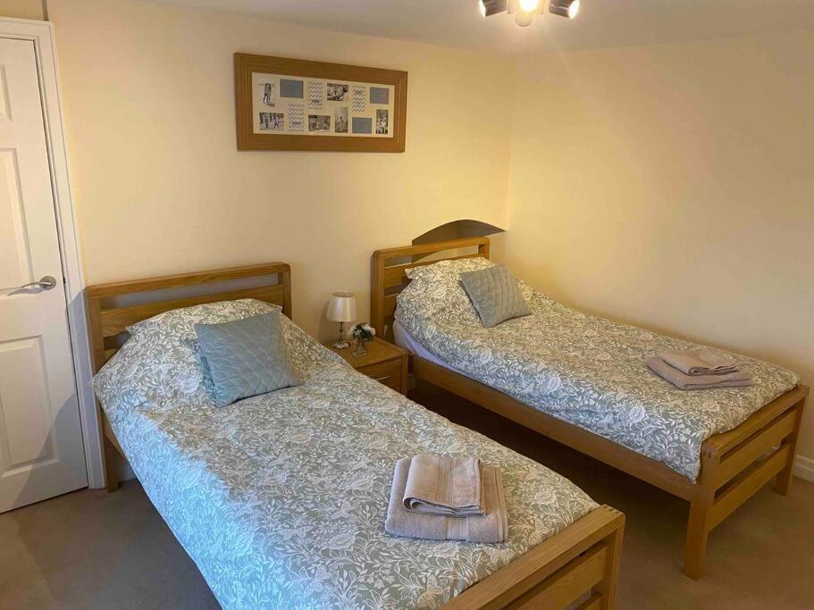 43 Heol Maelor- A Homely In Wrexham, North Wales * Coedpoeth
