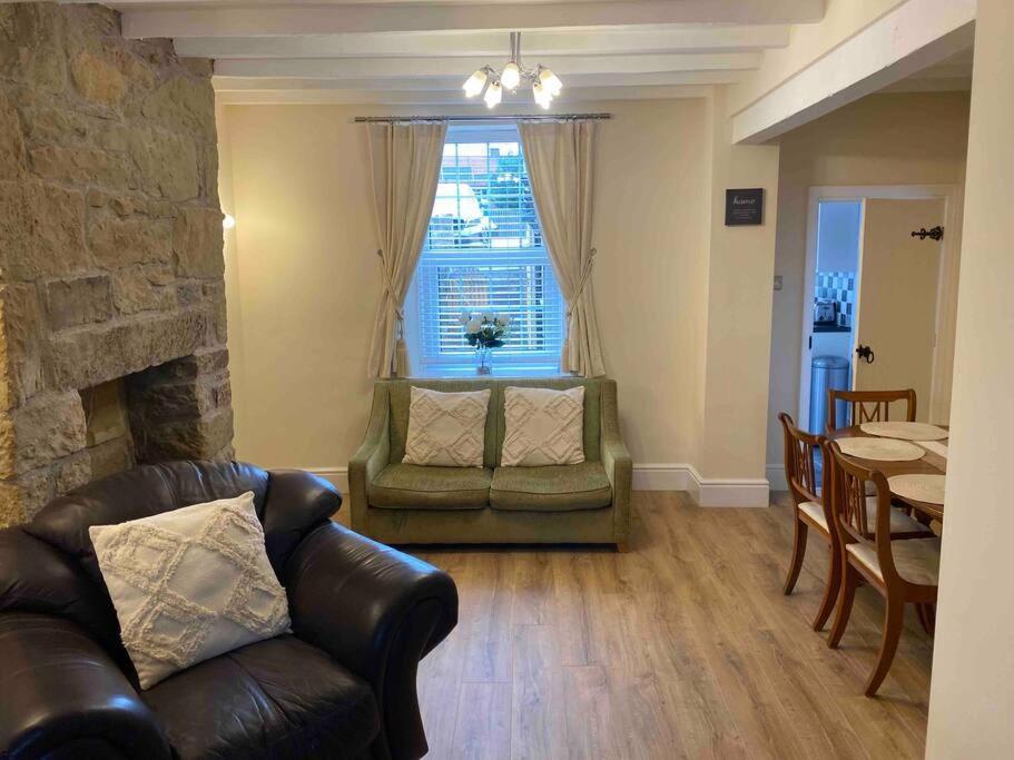 43 Heol Maelor- A Homely In Wrexham, North Wales *