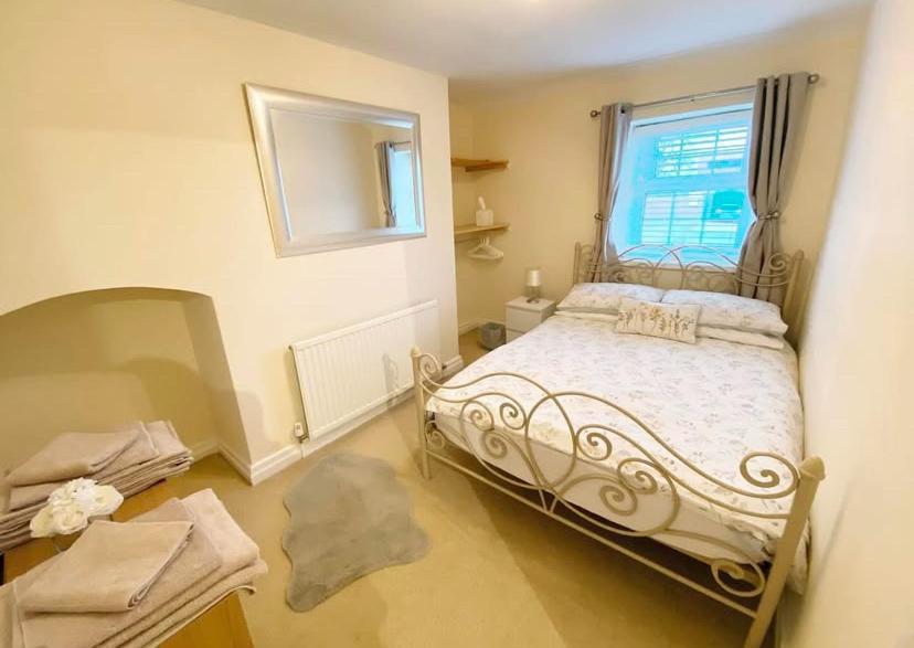 43 Heol Maelor- A Homely In Wrexham, North Wales